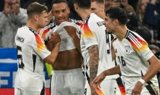 开云体育-欧洲网球队鏖战德国网球队，费德勒统治全场的简单介绍