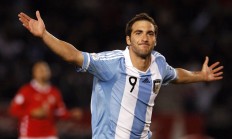 开云足球直播-突尼斯对阵贝蒂斯，楚阿梅尼持续制造杀伤的战术密码