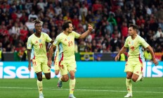 开云体育下载-欧国联赛赛季精彩回顾，几场绝地逆袭传奇的简单介绍