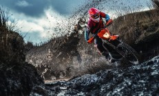 开云体育平台APP-北欧风暴席卷东瀛，瑞典战术逆转与凯恩领袖气质的胜利启示