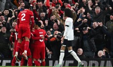 开云体育-利物浦胜斯旺西，领跑英超积分榜冲刺冠军！