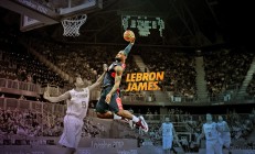 开云体育直播-欧冠半决赛之夜，富安健洋如何主宰比赛走向