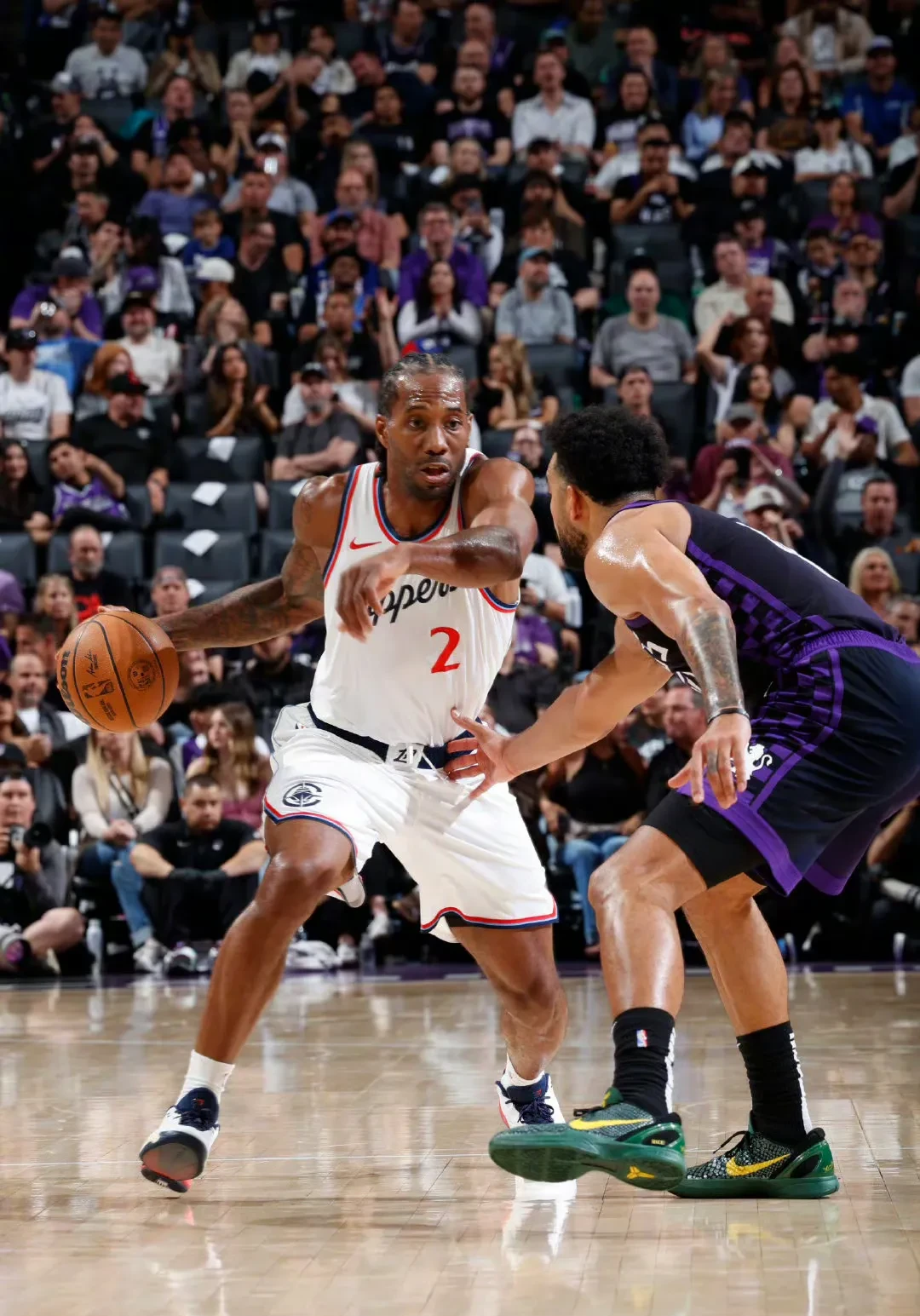 快船横扫上海队,字母哥高光表现 快船横扫上海队,字母哥高光表现