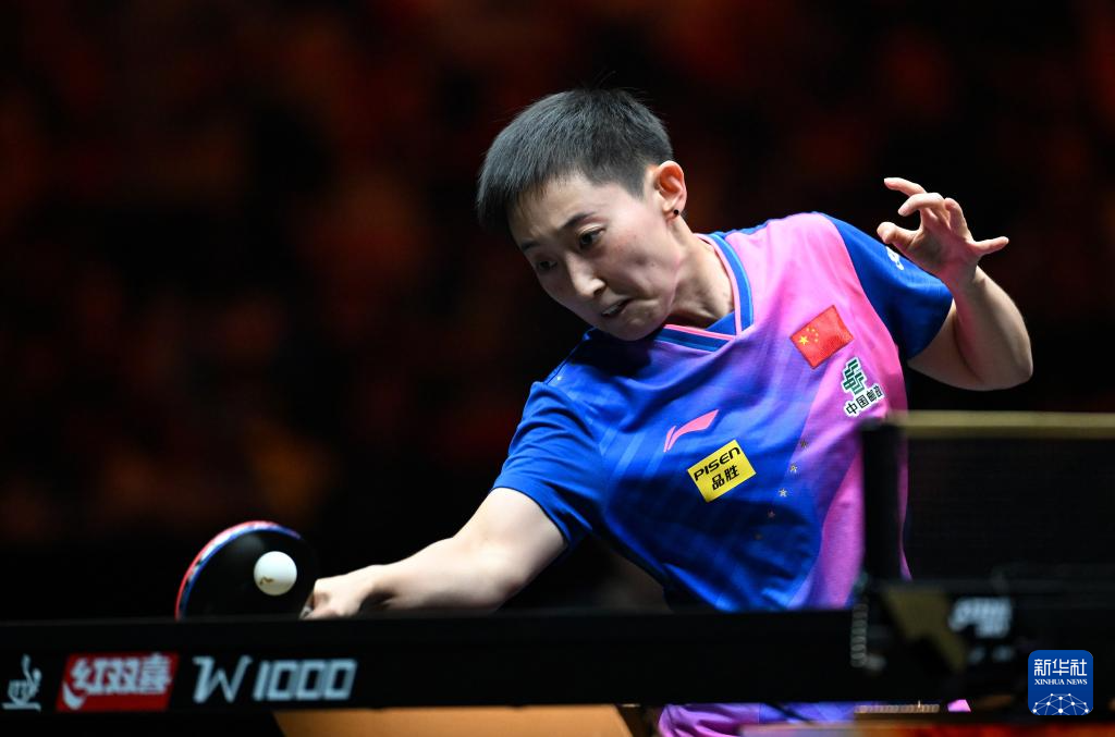 日本乒乓选手井上积极备战晋级