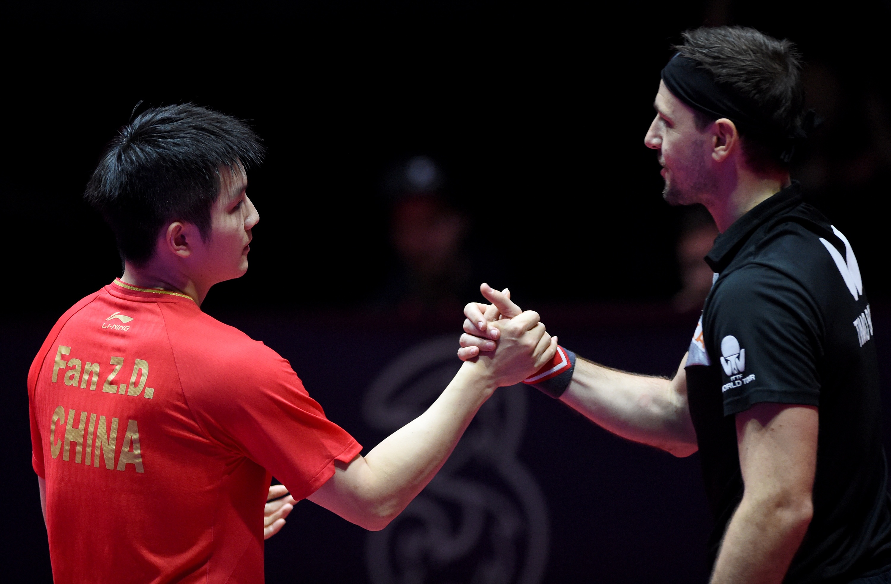 包含奥地利乒乓球队逆转法国乒乓球队，波尔统治全场的词条