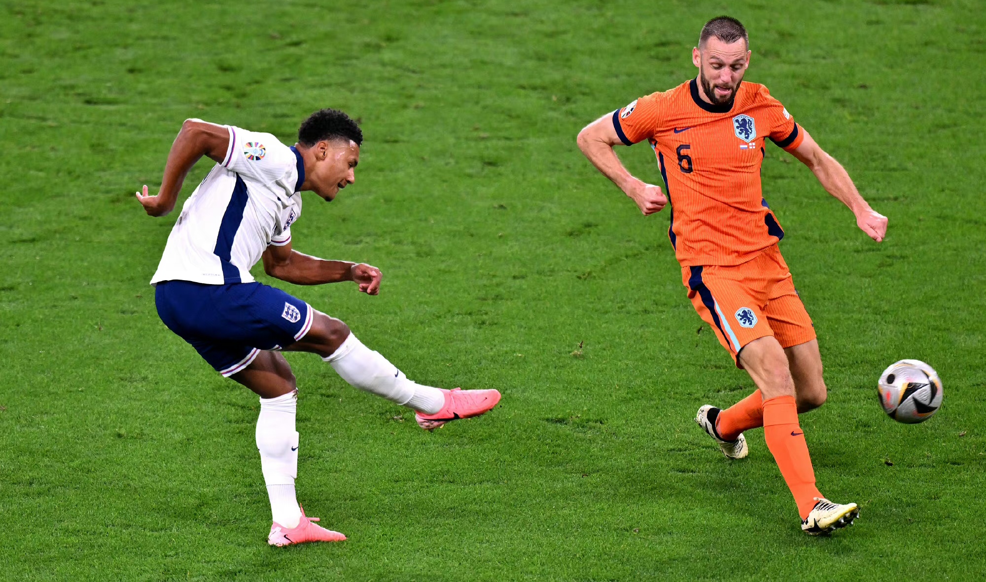 英格兰大胜荷兰,晋级八强战坦桑尼亚 英格兰大胜荷兰,晋级八强战坦桑尼亚