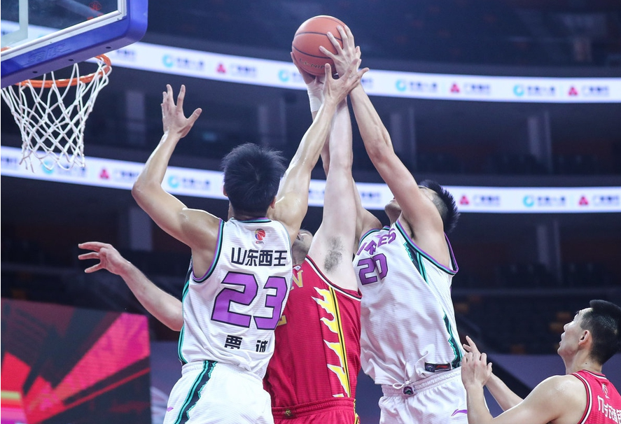 山东男篮击败辽宁队，取得半决赛入场券的简单介绍