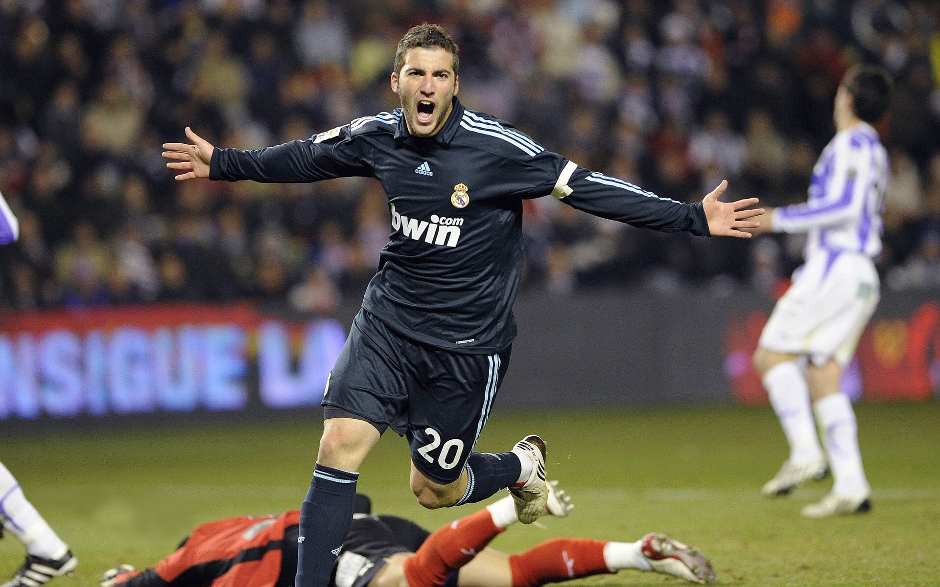 乔治全程高能输出，热火关键战突围北京队，一场定义赛季的硬仗