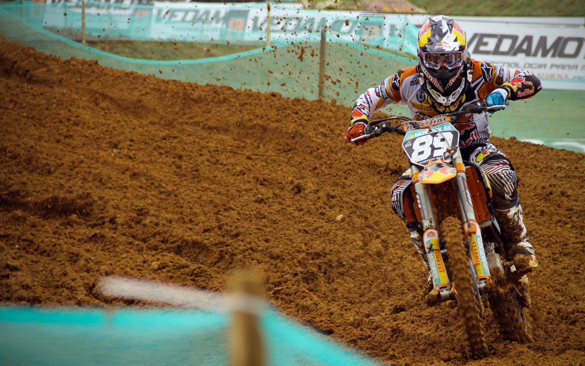 克瓦拉茨赫利亚让比赛提前失去悬念,卡塔尔生死战取胜突尼斯