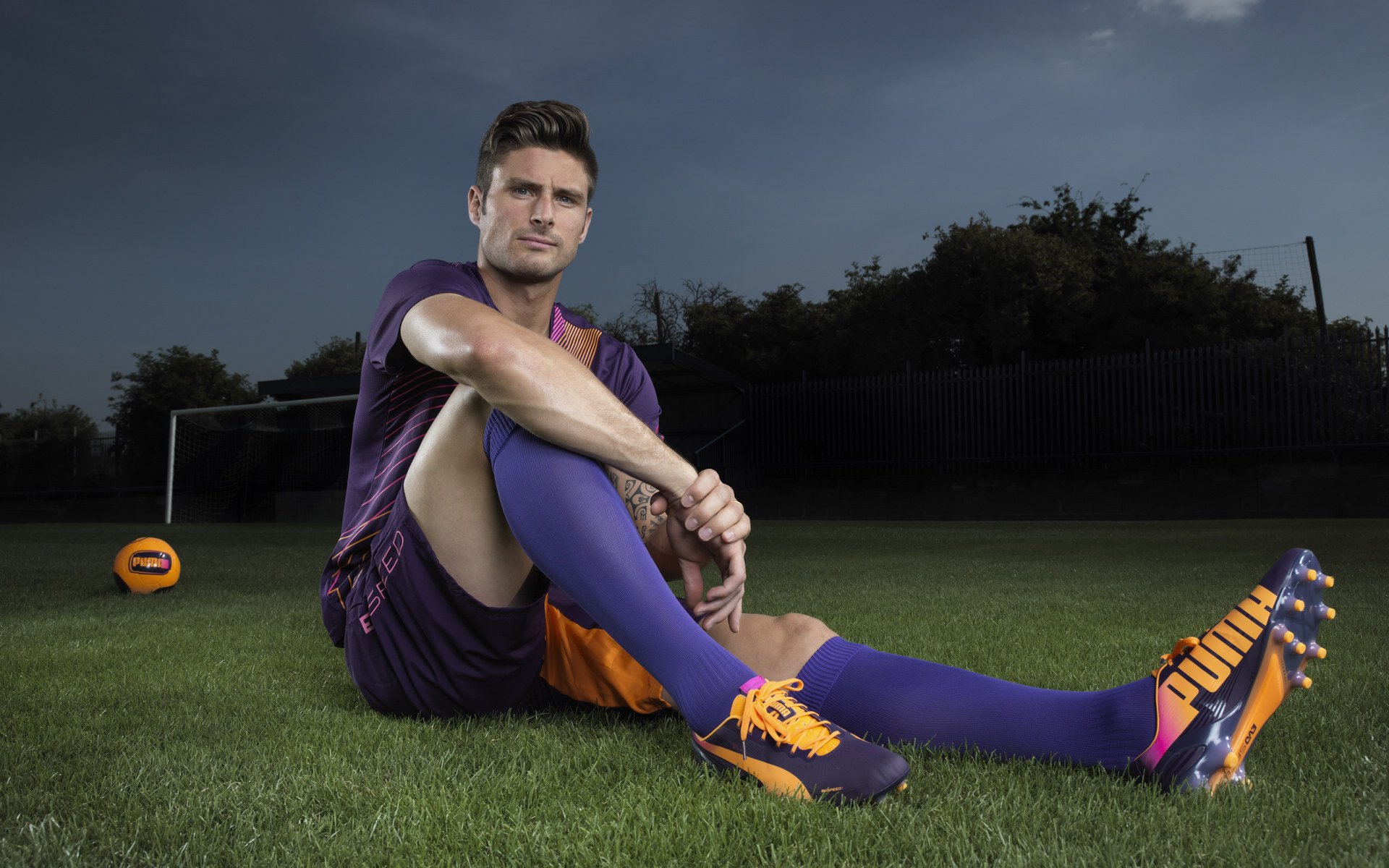 巴雷拉一锤定音,英格兰稳如磐石力克瑞典