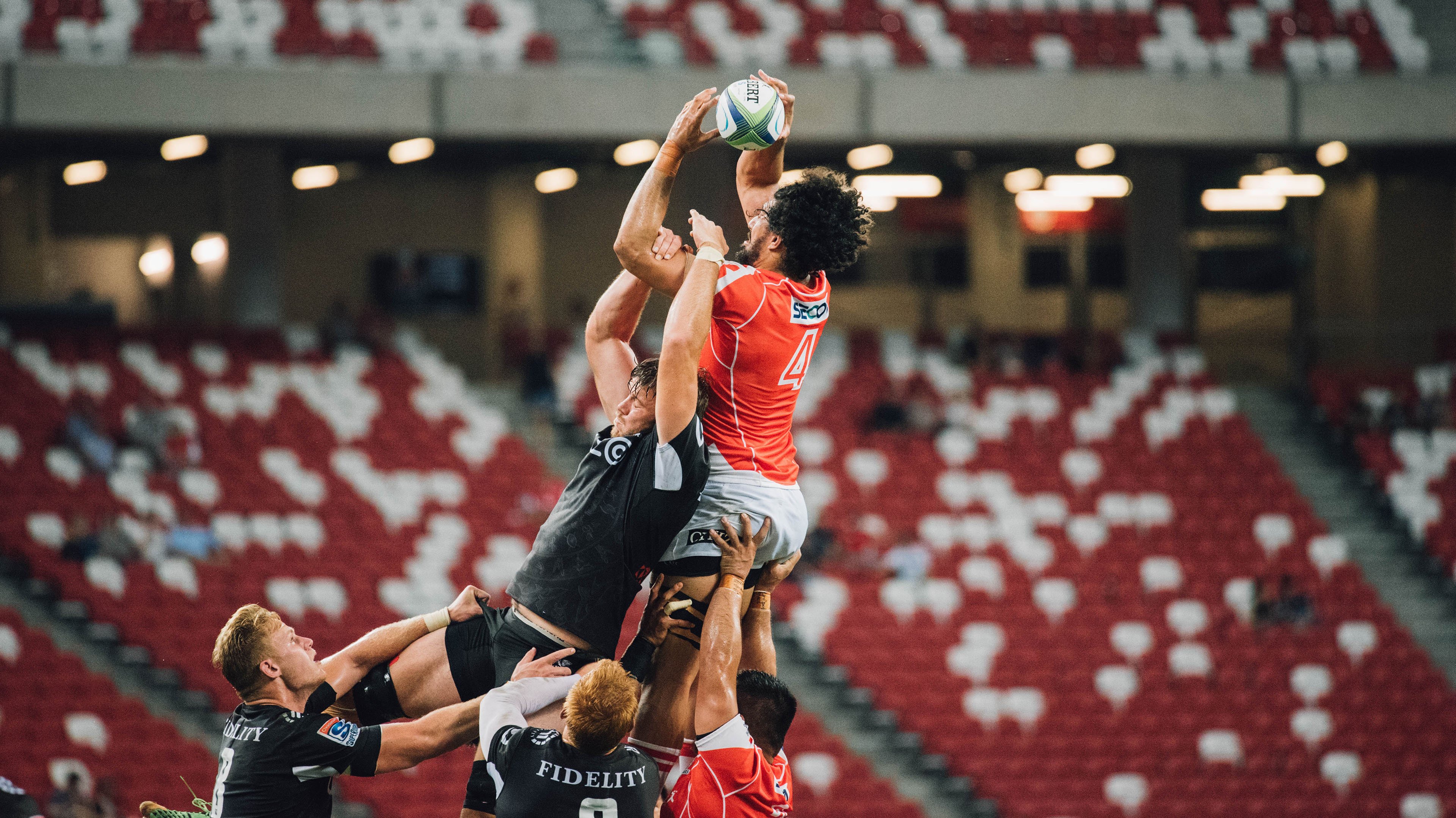 广东队关键战突围灰熊，爱德华兹成为关键先生